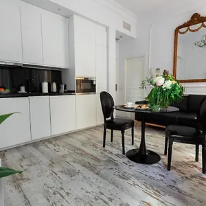  Apartment La Luna In Old Town Of Spain